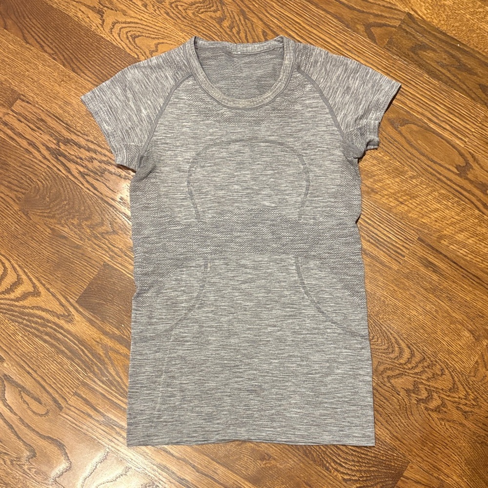 Lululemon gray swiftly tee Short-Sleeve Athletic Top - Women's 6